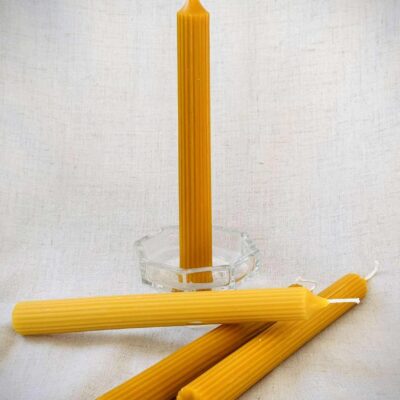 Świeca stołowa prążkowana